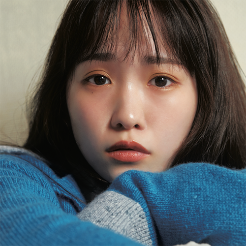 Suqquと川栄李奈が魅せる 秋の月夜の神秘