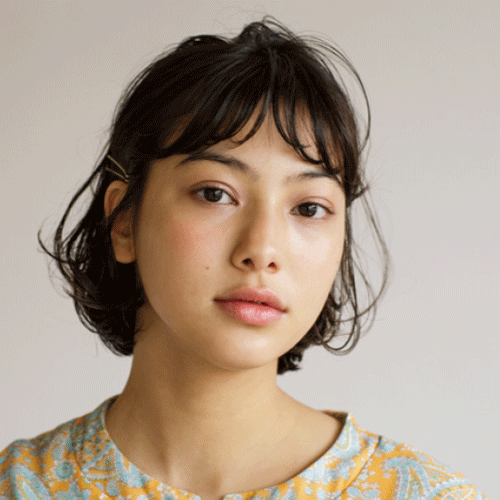 眉上v字バンクでモードな装いに