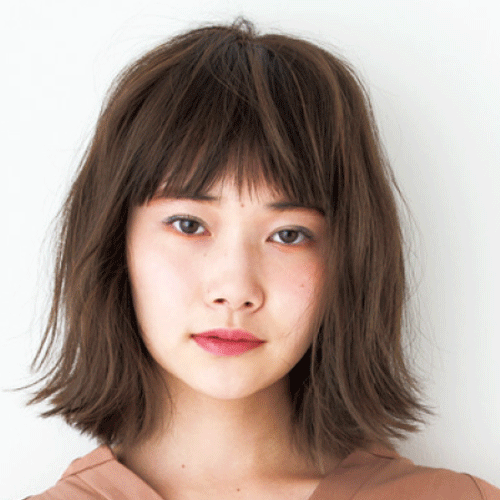 柔らかな素材の服に似合う ニュアンスドライなボブ